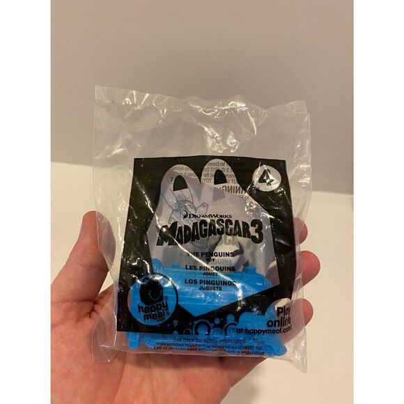 McDonald’s 2012 Dreamworks Madagascar 3 The Penguin’s Toy #4 Happy Meal Toy - Picture 3 of 5